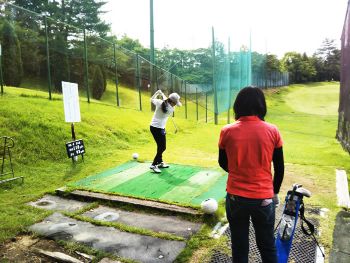 初心者専門ゴルフスクールのラウンドレッスン情報